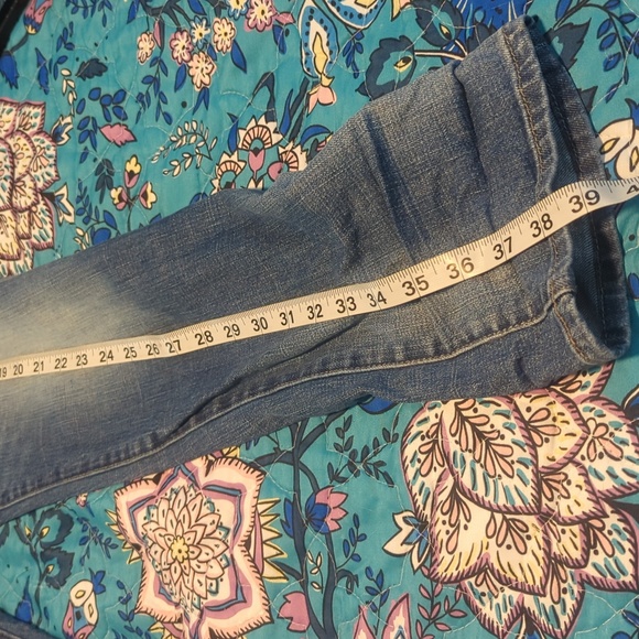 Kut from the Kloth Catherine Boyfriend 10 distressed - Picture 13 of 13